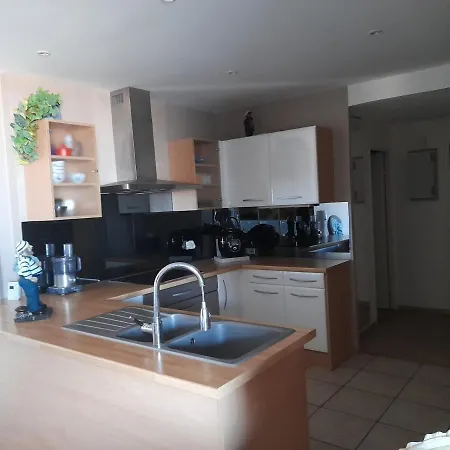 Apartment T3 Centre Avec Parking, Vue Bassin, Proches Commerces - Fr-1-319-449